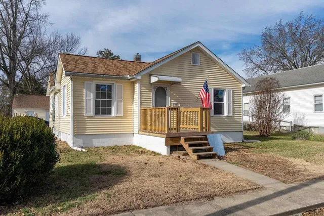 $173,400 | 407 Church Street, Christopher, IL 62822