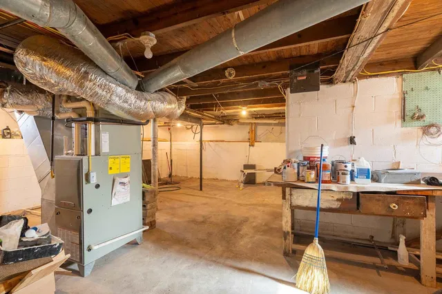 $173,400 | 407 Church Street, Christopher, IL 62822