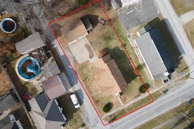 $173,400 | 407 Church Street, Christopher, IL 62822