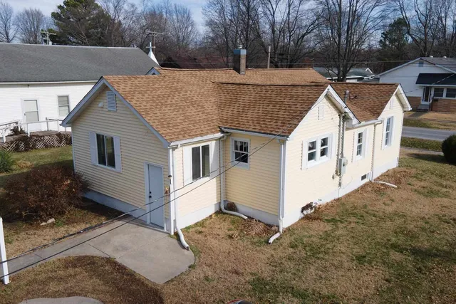 $173,400 | 407 Church Street, Christopher, IL 62822