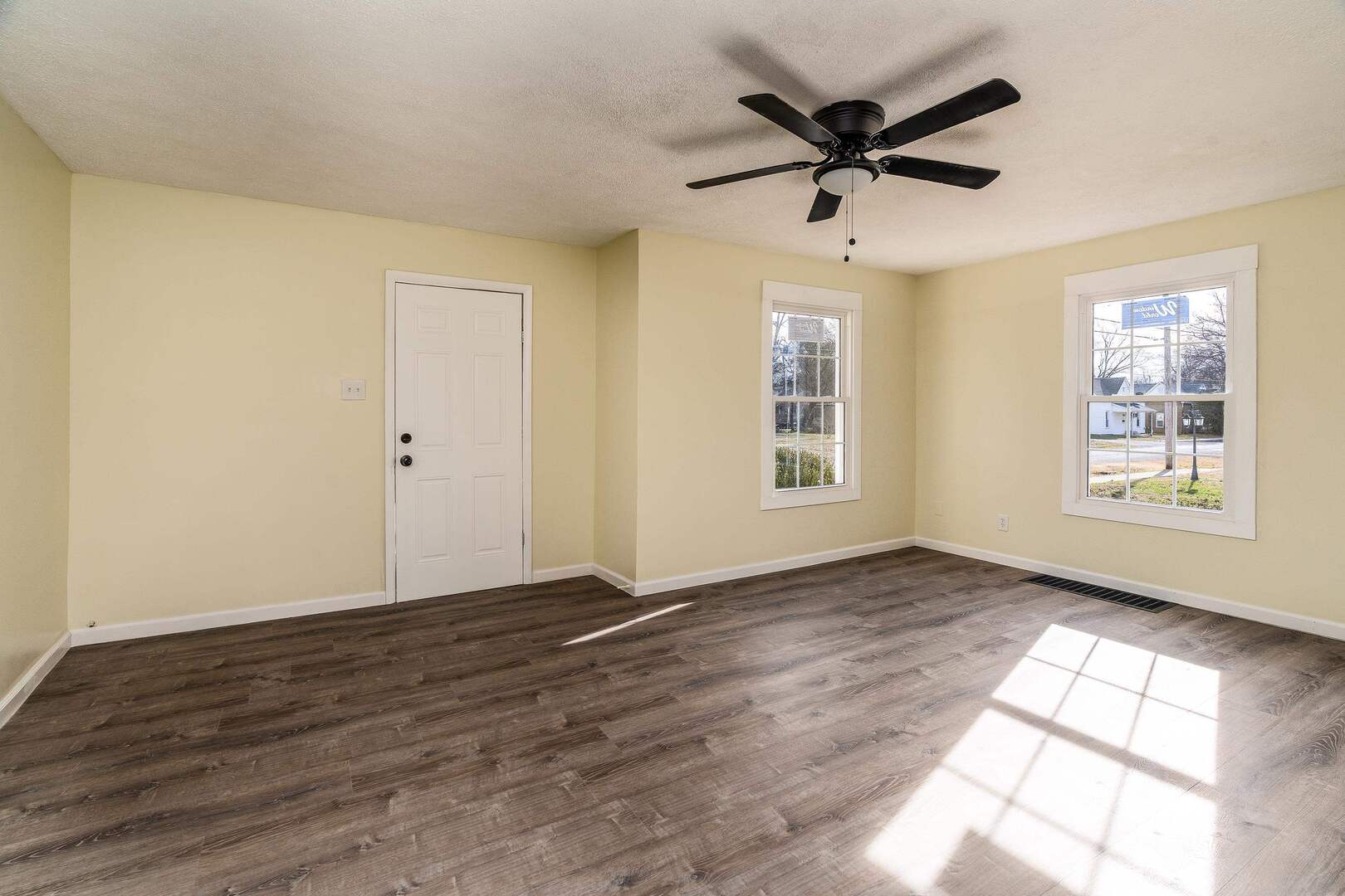 407 Church Street Christopher, IL 62822 - Photo 5 of 40