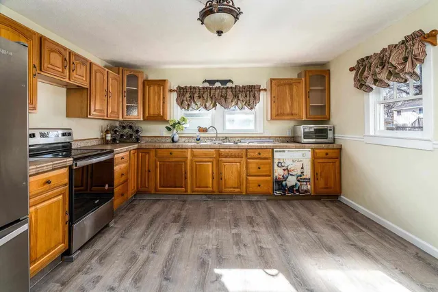 $173,400 | 407 Church Street, Christopher, IL 62822