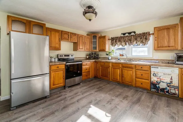 $173,400 | 407 Church Street, Christopher, IL 62822