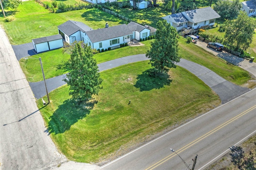 2310 South Lost Bridge Road Decatur, IL 62521 - Photo 4 of 33 Gallery Image 4