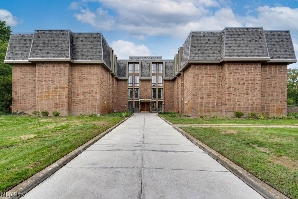 2385 Covington Road, Unit 303 Akron, OH 44313 - Photo 1 of 19