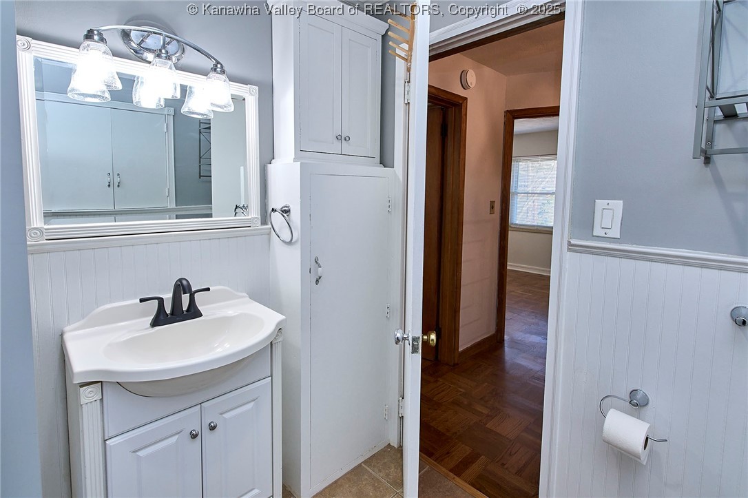 907 Valley Road Charleston, WV 25302 - Photo 27 of 47 Gallery Image 27
