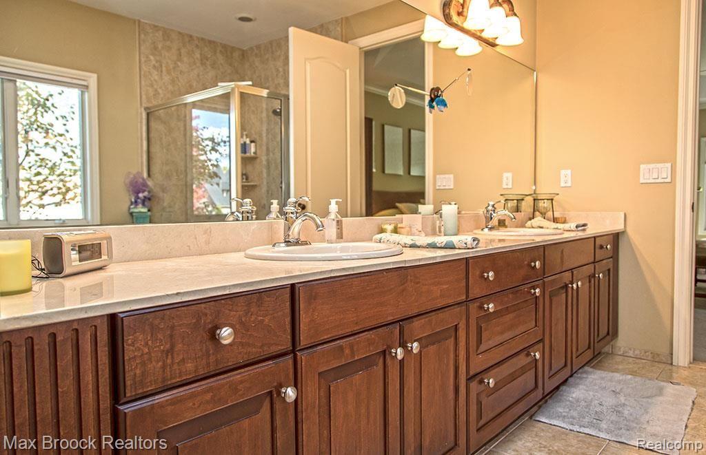 723 Langley Road Rochester, MI 48309 - Photo 9 of 15 723_9rc.jpg