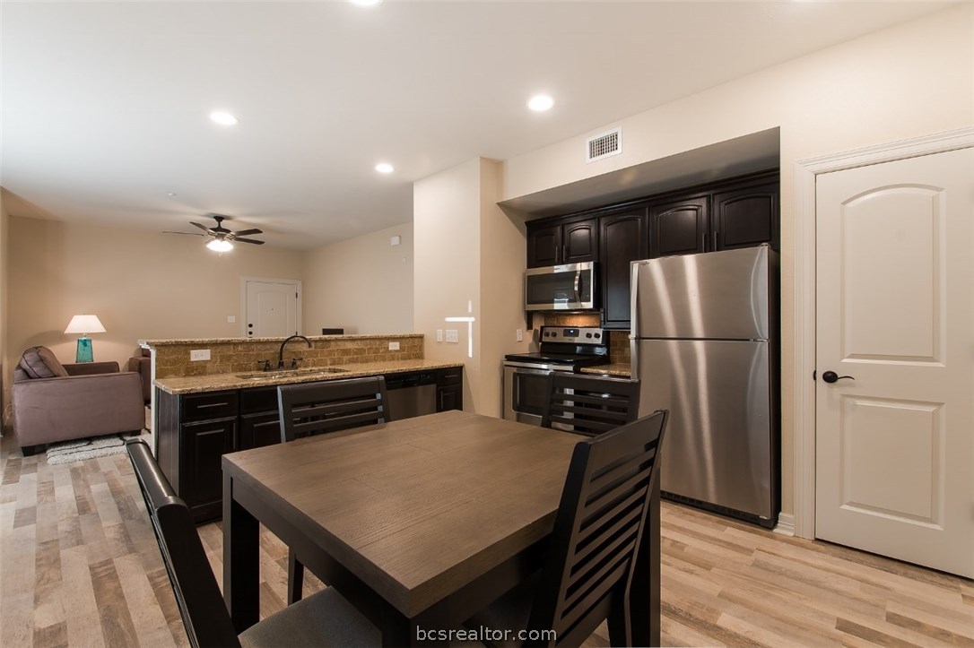 7273 John Sharp Parkway, Unit 1103 Bryan, TX 77807 - Photo 20 of 32