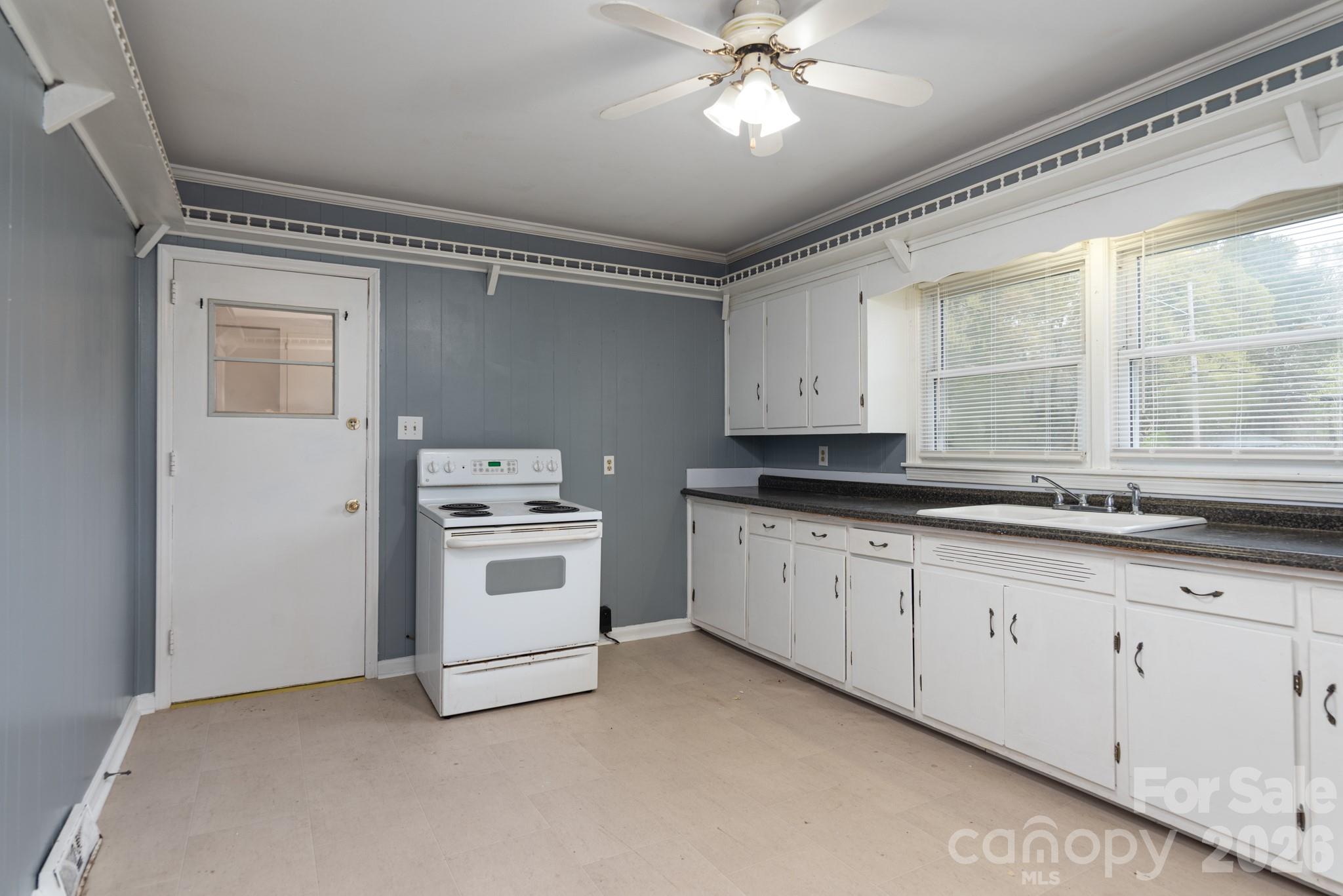 668 Riverside Drive Lincolnton, NC 28092 - Photo 7 of 27