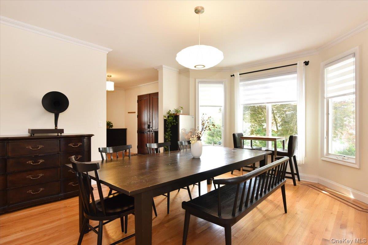 245 Harbor Hill Road Roslyn, NY 11576 - Photo 14 of 33