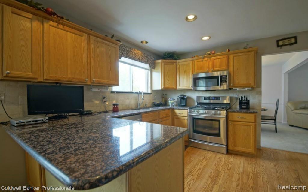 25930 Junction Novi, MI 48375 - Photo 6 of 25 Granite Kitchen