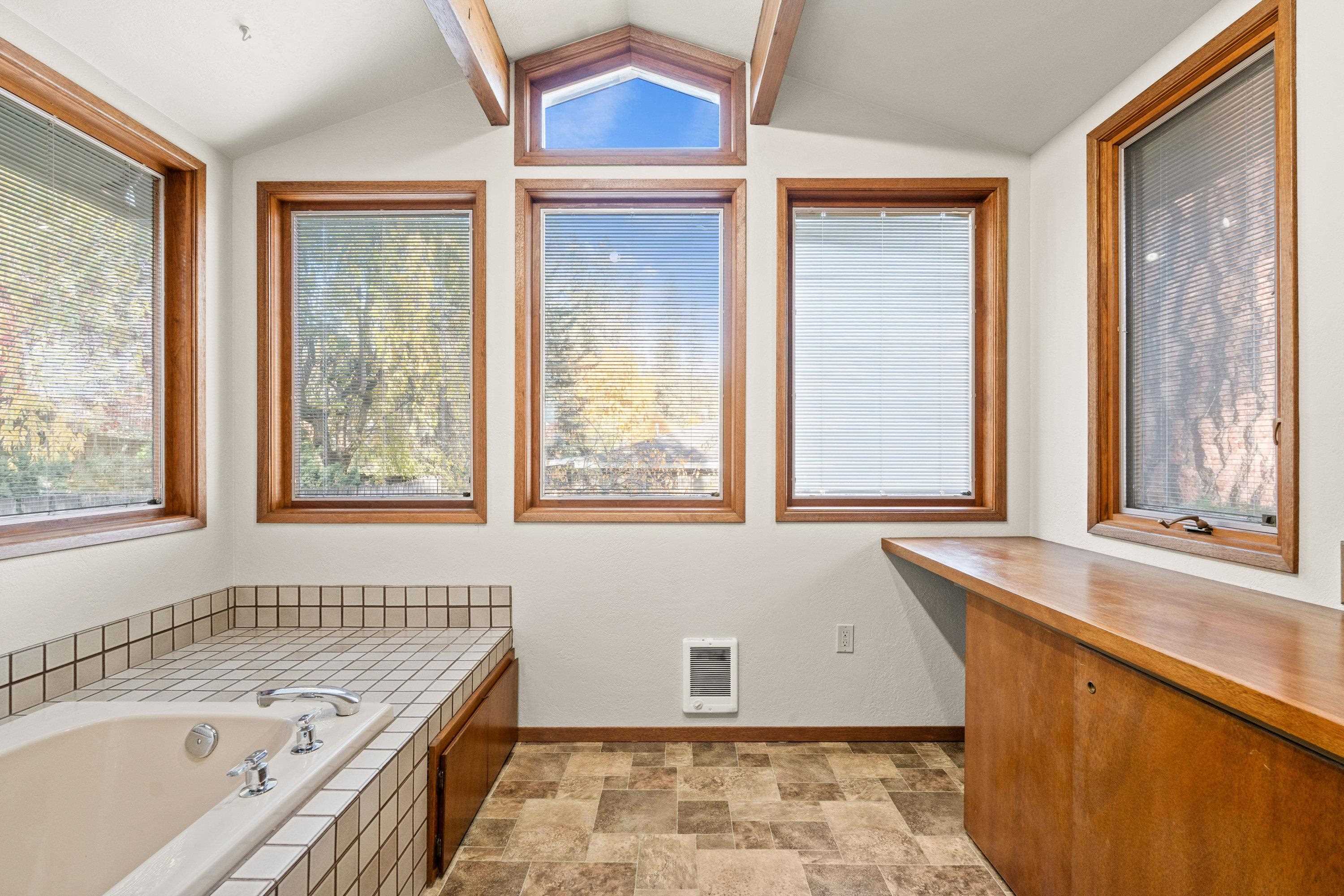 812 West Westover Road Spokane, WA 99218 - Photo 32 of 42