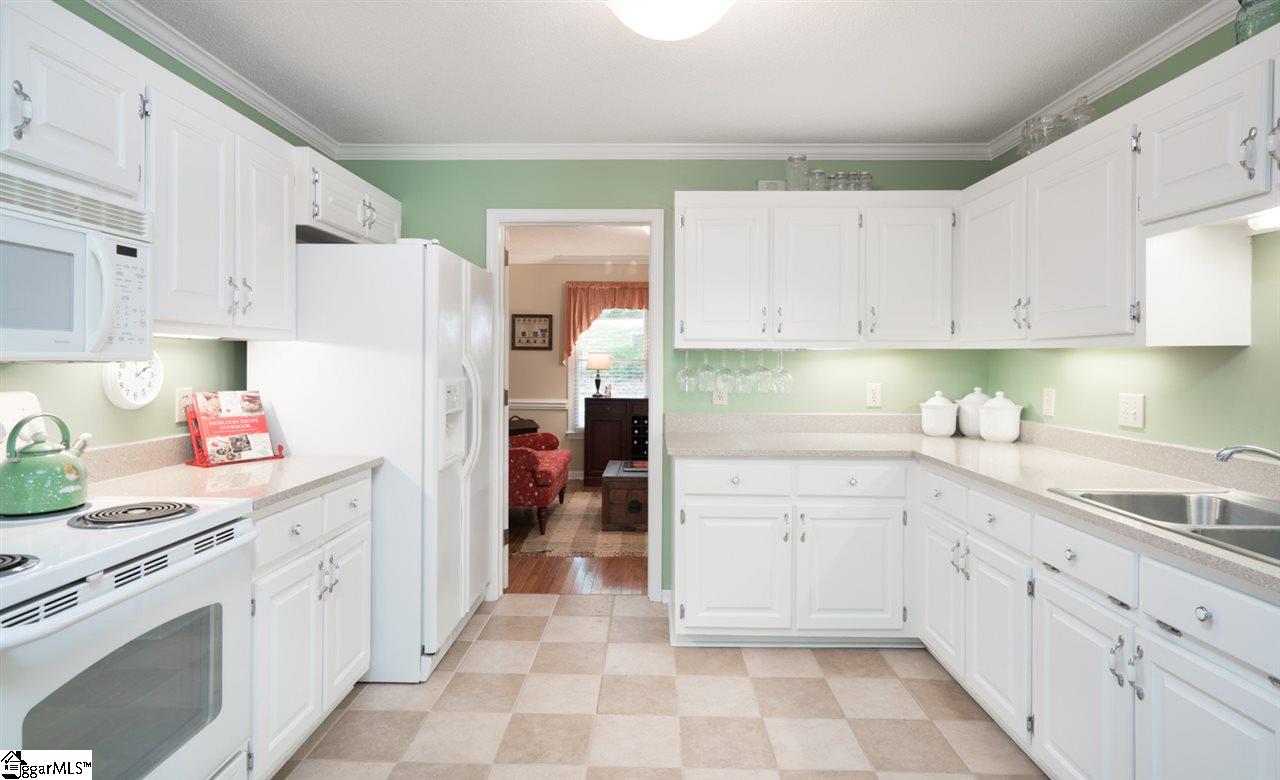 210 Quail Run Circle Fountain Inn, SC 29644 - Photo 11 of 36 Gallery Image 11