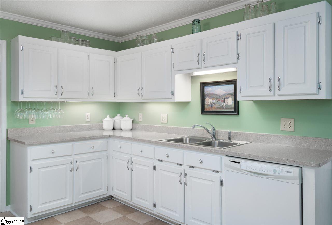 210 Quail Run Circle Fountain Inn, SC 29644 - Photo 12 of 36 Gallery Image 12