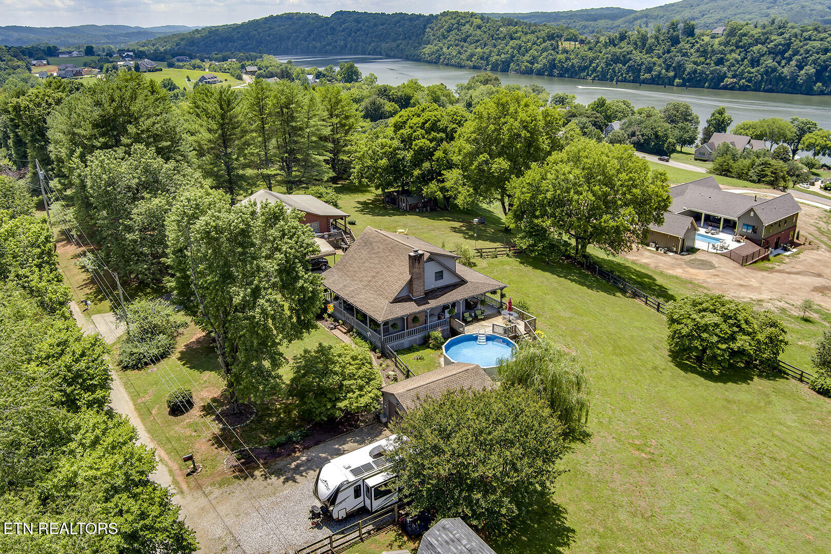 132 Morris Road Kingston, TN 37763 - Photo 6 of 60 06_MorrisLane_132_FrontRightElevated
