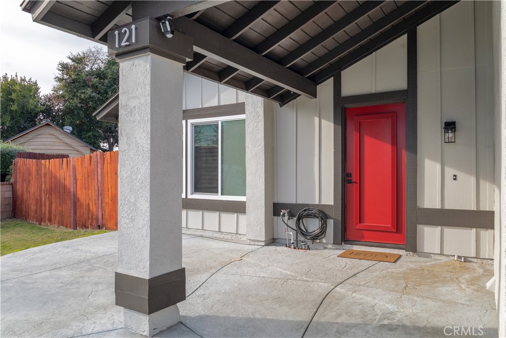 121 Genoa Way Upland, CA 91786 - Photo 4 of 23