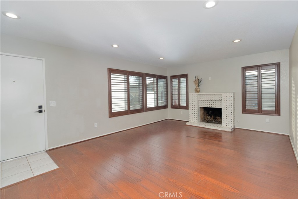 121 Genoa Way Upland, CA 91786 - Photo 5 of 23