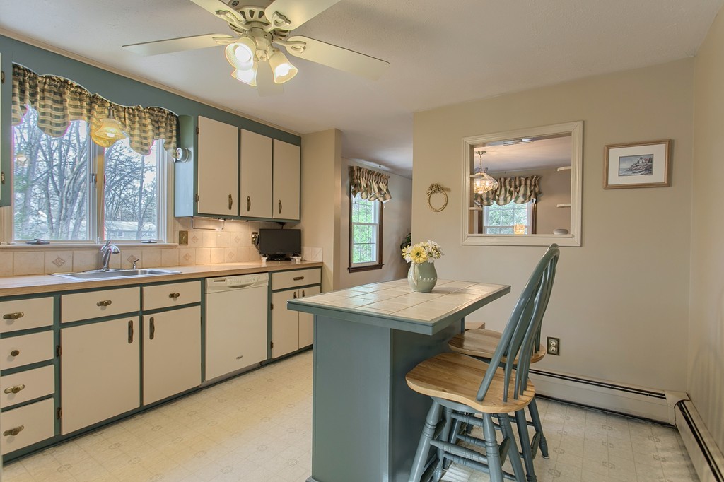 18 Spruce Road Westford, MA 01886 - Photo 11 of 30 Gallery Image 11