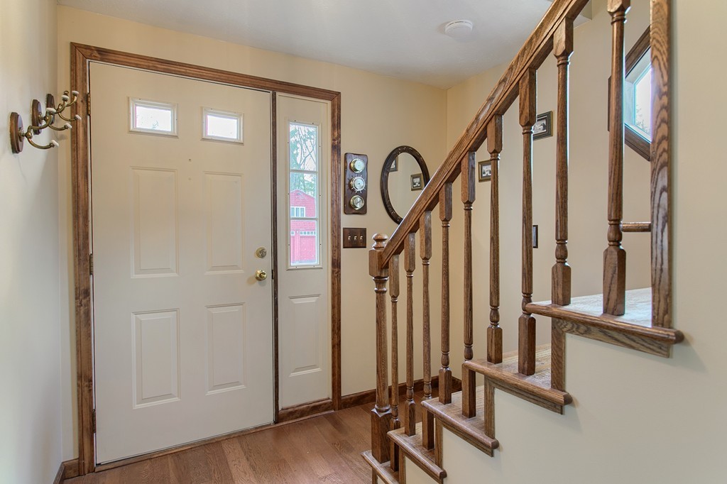 18 Spruce Road Westford, MA 01886 - Photo 3 of 30 Gallery Image 3
