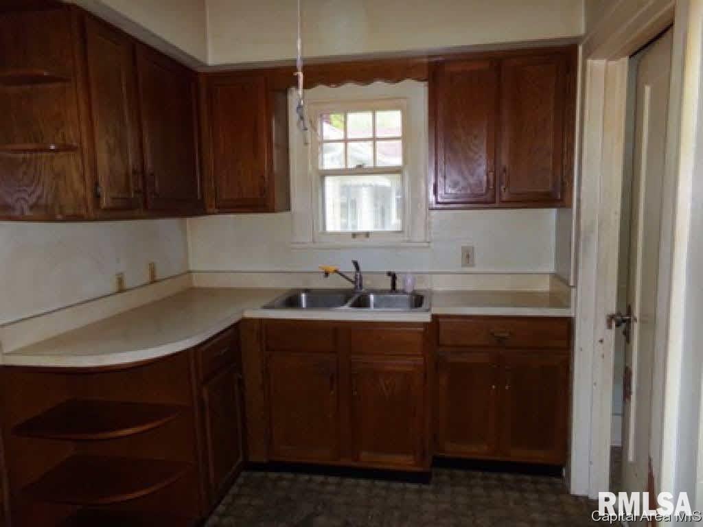 240 South 20th Street Decatur, IL 62521 - Photo 6 of 13