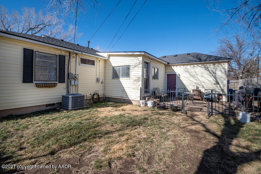 4207 South Lipscomb Street Amarillo, TX 79110 - Photo 23 of 23 a view of a house with backyard and sitting area