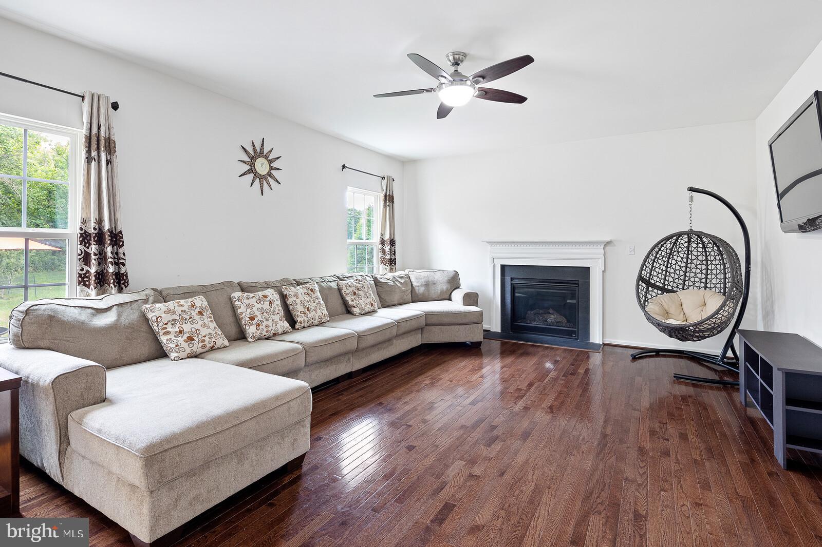 113 Redtail Hawk Circle Sewell, NJ 08080 - Photo 11 of 34 Family room