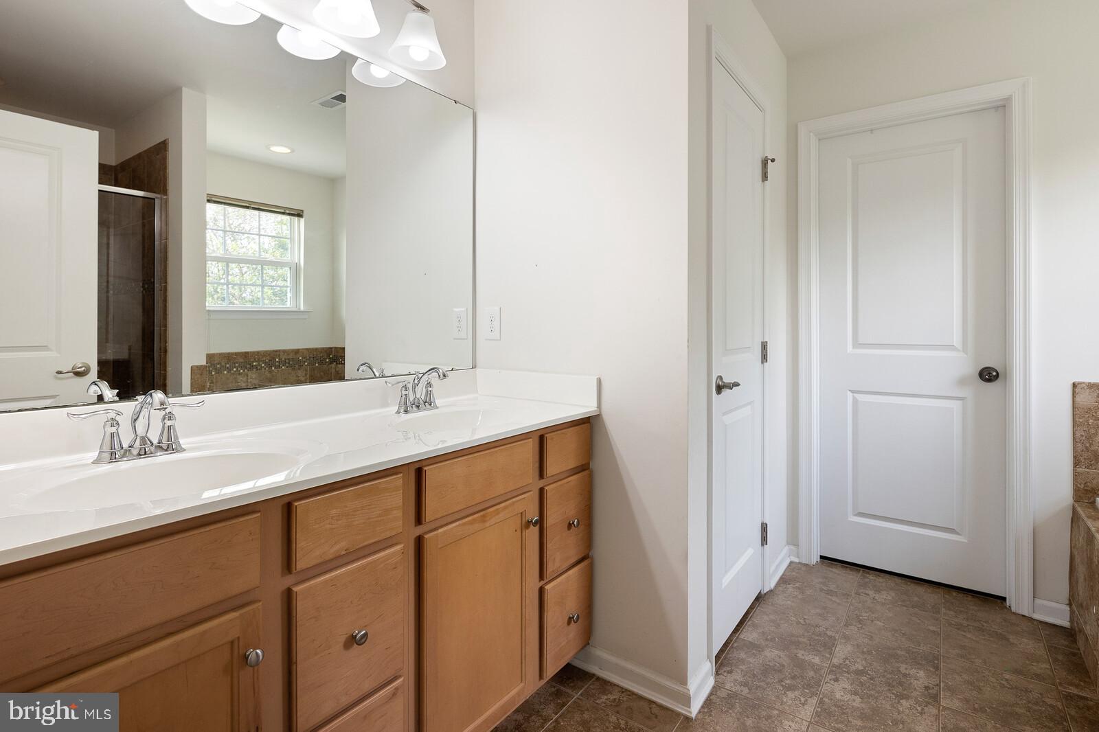 113 Redtail Hawk Circle Sewell, NJ 08080 - Photo 16 of 34 Master Bathroom