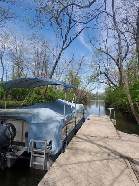 East River Road Buchanan, MI 49107 - Photo 26 of 52 Pontoon Boat