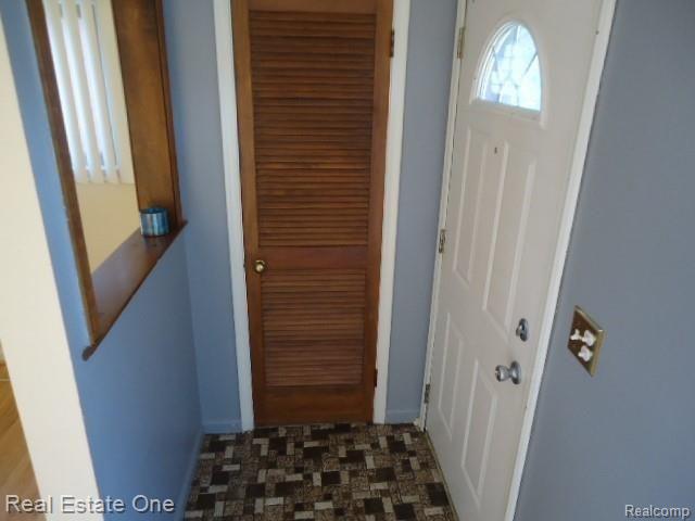 7821 Harding Street Taylor, MI 48180 - Photo 6 of 56 VESTIBULE WITH COAT CLOSET