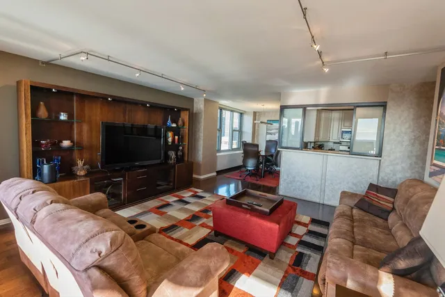 $4,200 | 400 East Randolph Street, Unit 2019, Chicago, IL 60601