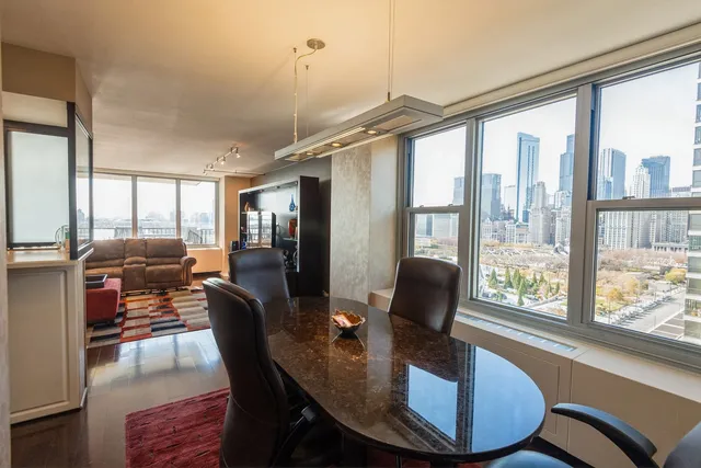$4,200 | 400 East Randolph Street, Unit 2019, Chicago, IL 60601