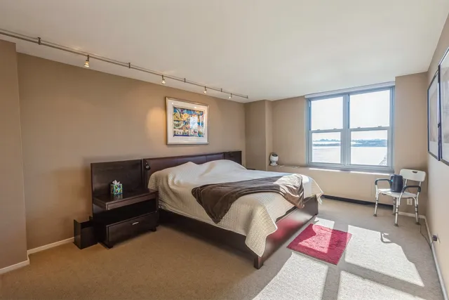 $4,200 | 400 East Randolph Street, Unit 2019, Chicago, IL 60601