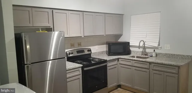 $1,800 | 1624 West Lexington Street, Baltimore, MD 21223