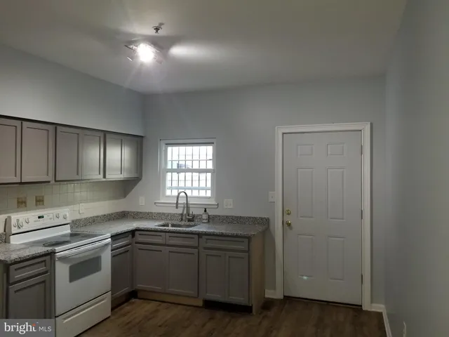 $1,800 | 1624 West Lexington Street, Baltimore, MD 21223