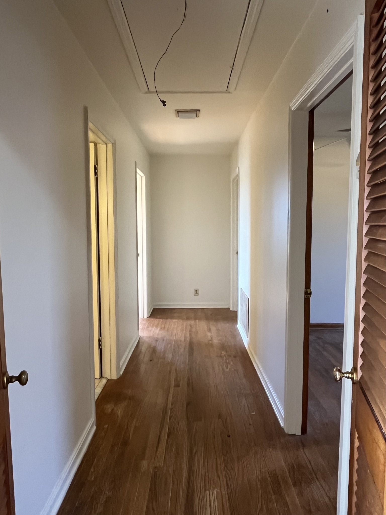 14403 Newstead Road Herndon, KY 42236 - Photo 11 of 25 wooden floor in a hall with a window