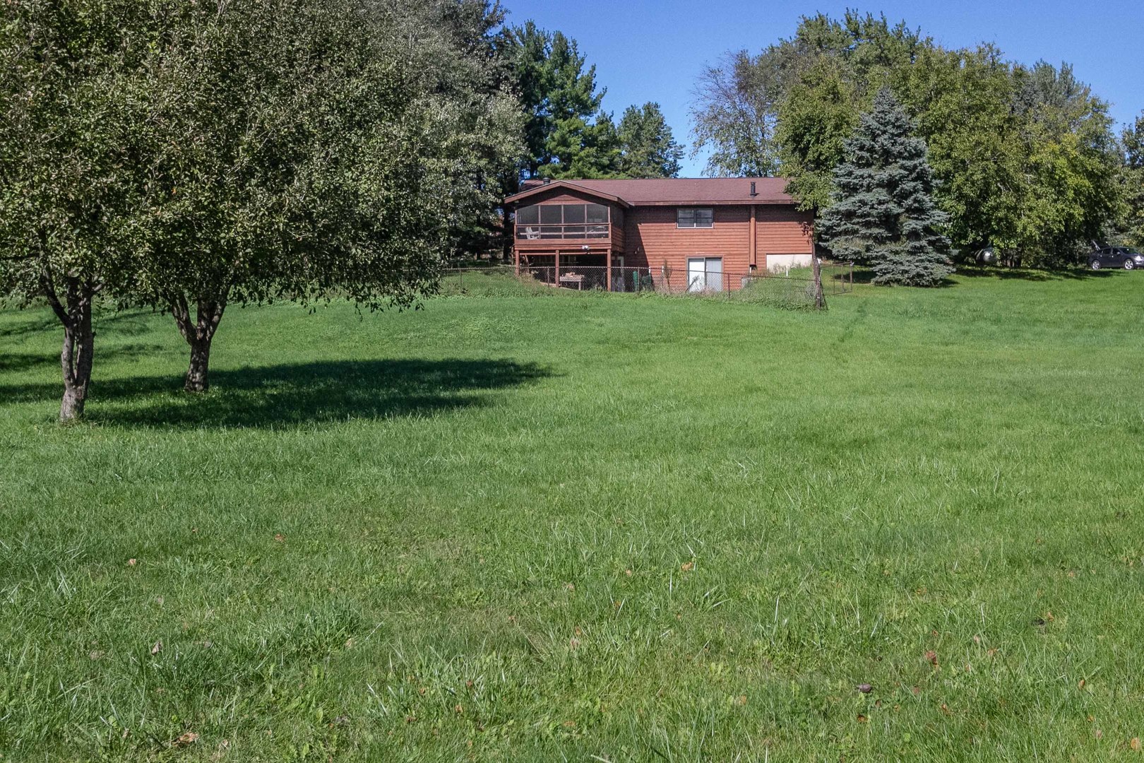 10409 Button Road Hebron, IL 60034 - Photo 2 of 33