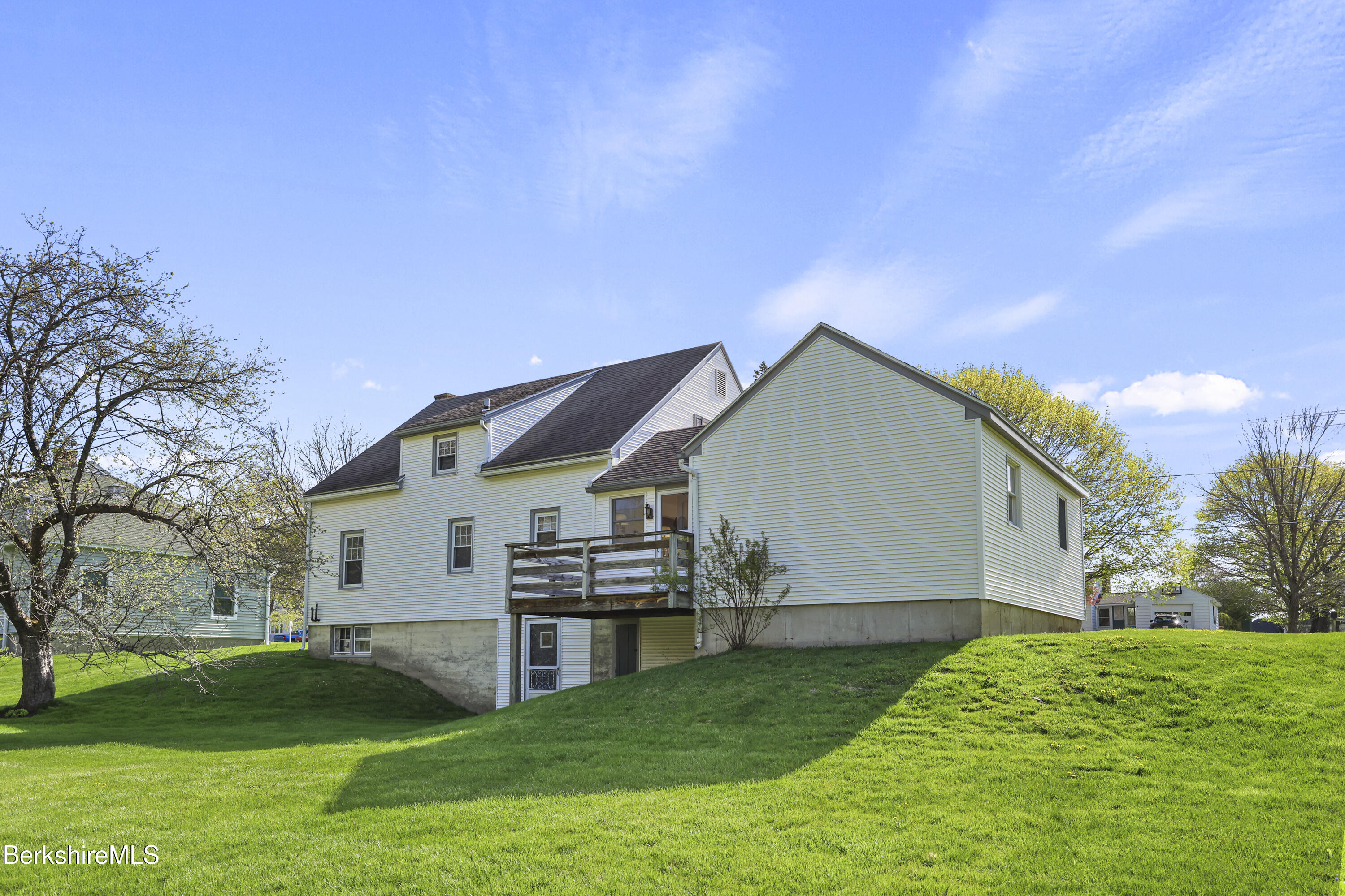 194 Eleanor Road Pittsfield, MA 01201 - Photo 28 of 39 175 Exterior Back