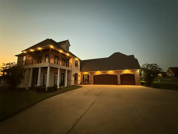 $445,000 | 103 Donna Drive, Stonewall, LA 71078
