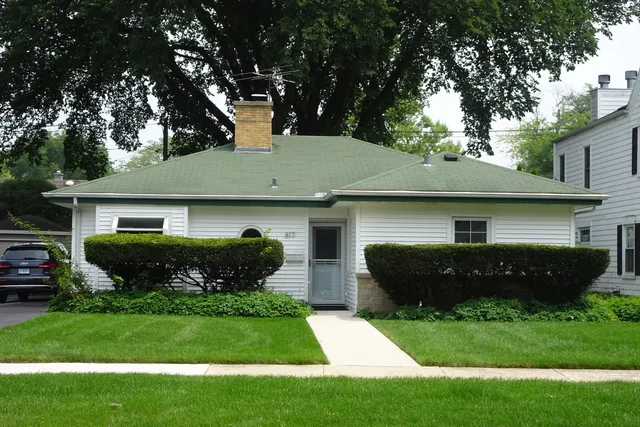 $2,900 | 817 Goodwin Drive, Park Ridge, IL 60068