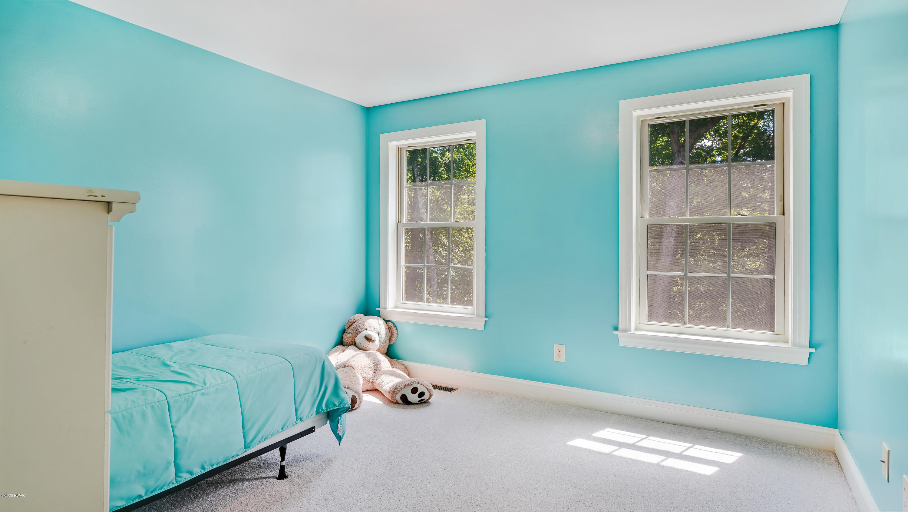 215 Kiesel Road Milford, PA 18337 - Photo 25 of 31 DSC08901fuse