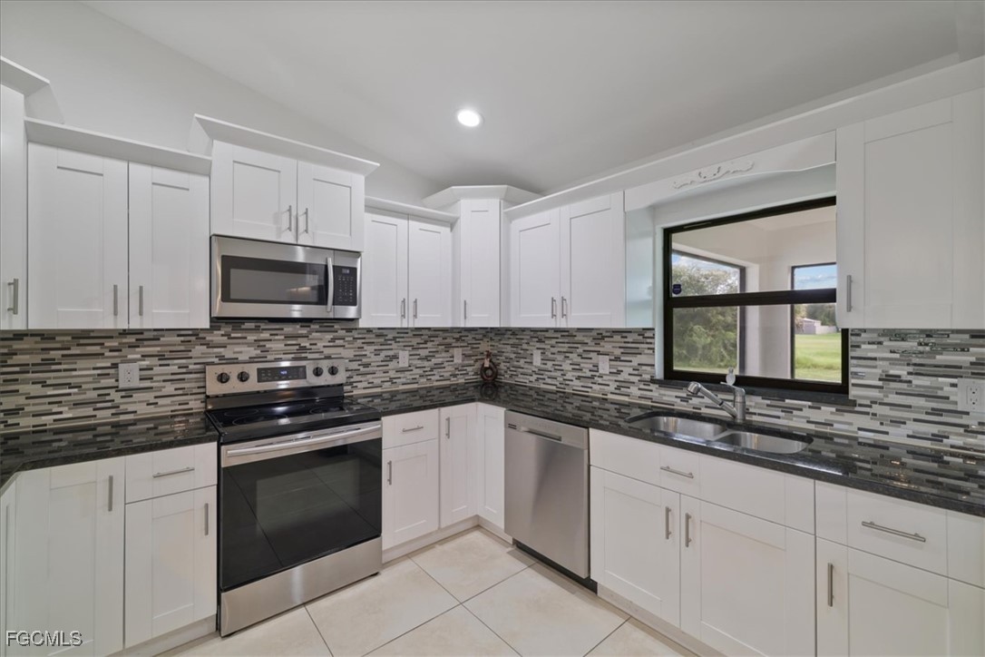 2027 Granada Road LaBelle, FL 33935 - Photo 12 of 35