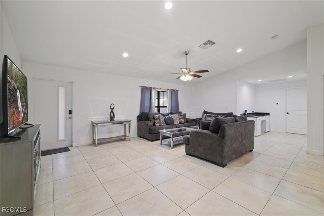 2027 Granada Road LaBelle, FL 33935 - Photo 5 of 35