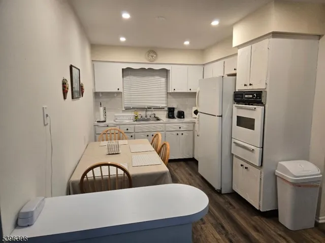 $2,900 | 305 Kennedy Drive, Linden, NJ 07036