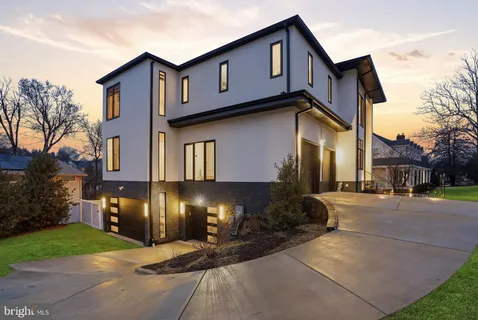 $2,999,999 | 1573 Westmoreland Street, McLean, VA 22101