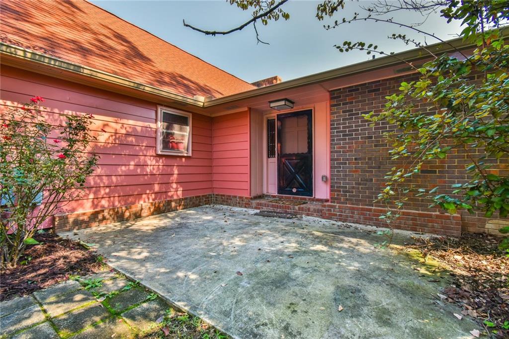 935 Powderbag Creek Road Hartwell, GA 30643 - Photo 2 of 38