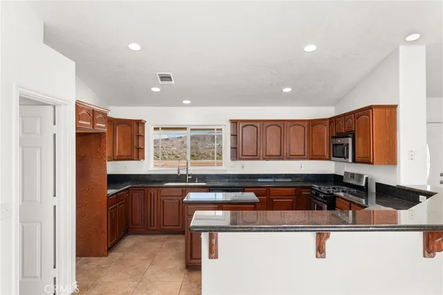 $499,000 | 15088 Mesquite Road, Apple Valley, CA 92307