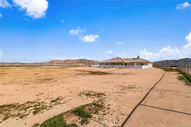 $499,000 | 15088 Mesquite Road, Apple Valley, CA 92307