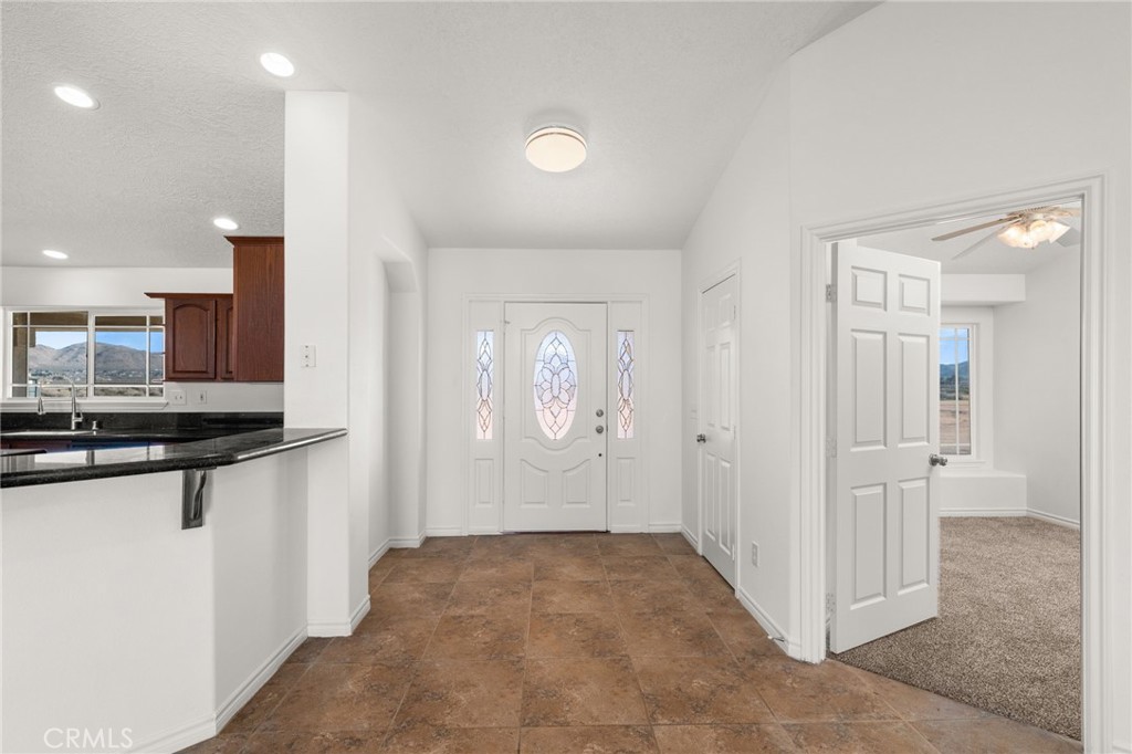 15088 Mesquite Road Apple Valley, CA 92307 - Photo 9 of 51