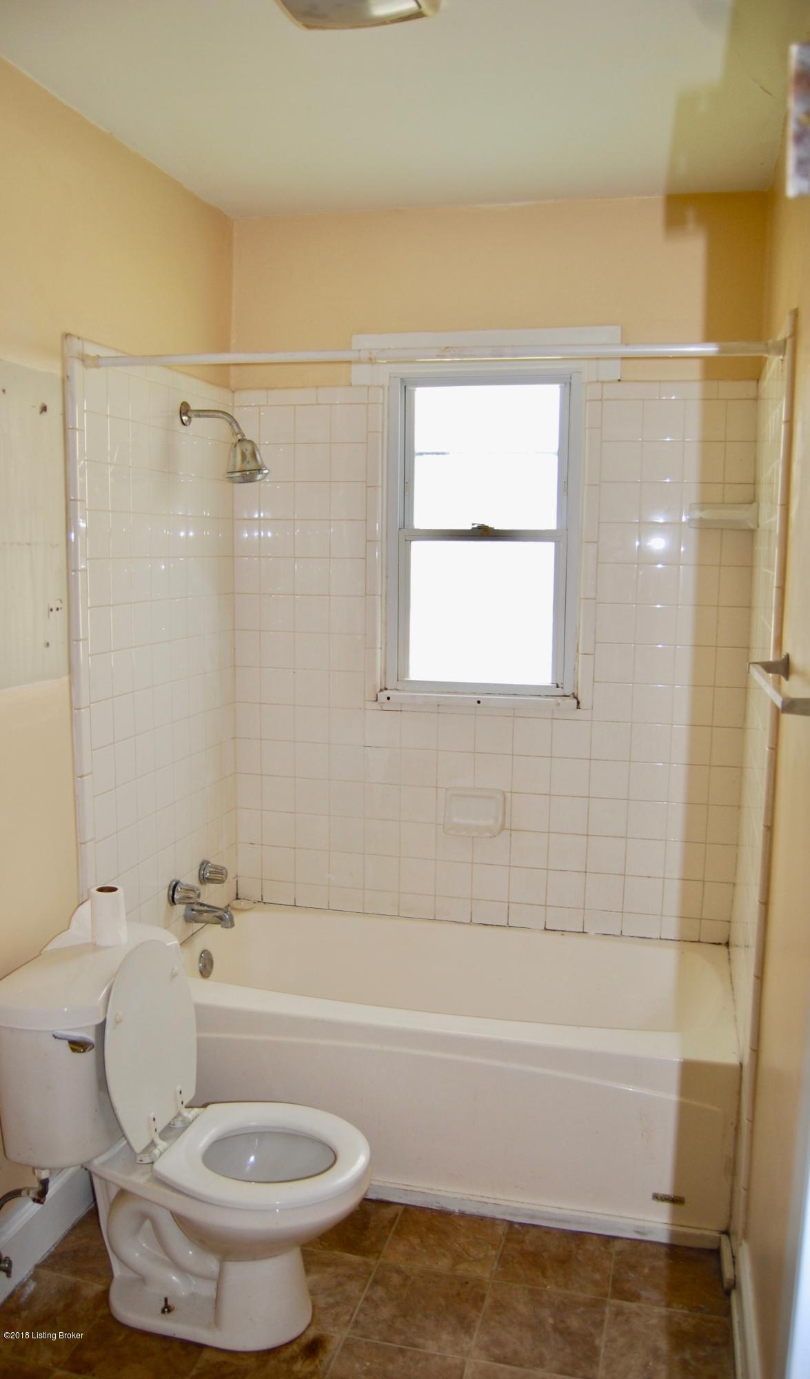 5128 Reed Avenue Louisville, KY 40214 - Photo 8 of 10 DSC_0208