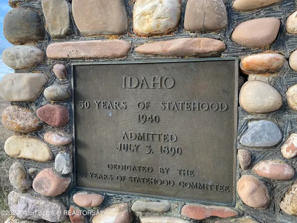 $450,000 | 31 Us-30, Cokeville, WY 83114